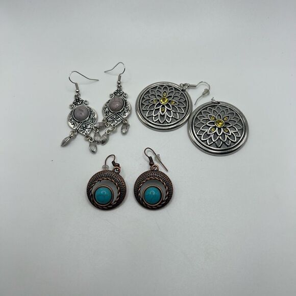 Set of 4 EUC Like New Paparazzi Statement Costume Earrings - Fashion Earrings - Picture 3 of 14